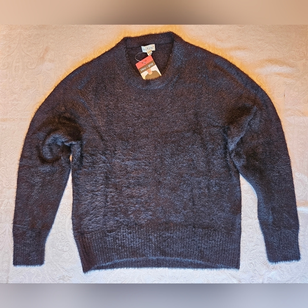 Bleu Gray Brand Fuzzy Eyelash Knit Black Women's Sweater, Medium, NWT